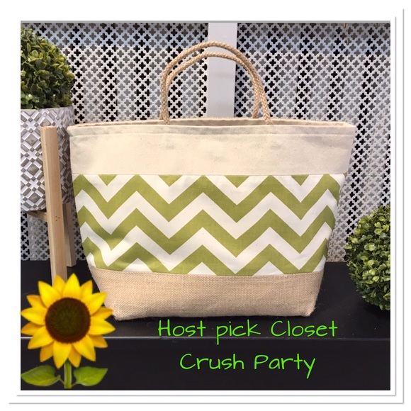 Handbags - ❤️Host Pick❤️ Avocado Chevron Market Tote